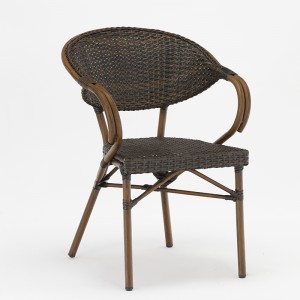 Tischgestell aus Aluminium-Rattan mit Bambusimitat und gehärtetem Glas