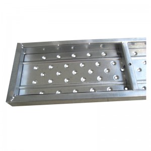 240 Breite verzinkte Stahlplanke mit geschlossenem Innenraum