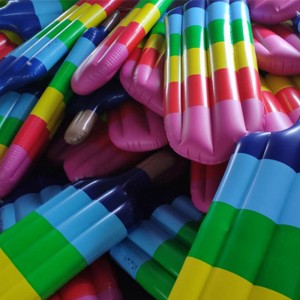 Aufblasbare Regenbogen Popsicle Pool Float / Pool Lounge