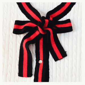 Großhandel Cardigan gestreiften Kanten mit Schmetterlingsknoten Damen Herbst Winter Pullover