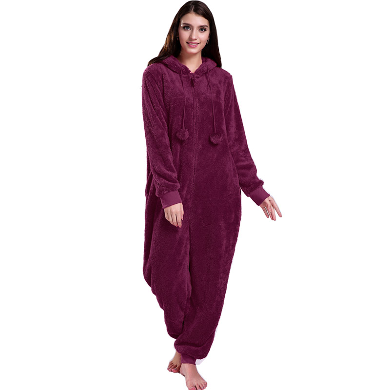 Frauen-rote Onesie-Pyjamas mit Kapuze mit den Tierohren