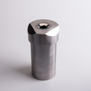 Kaltschmiedestempel aus Hartmetall mit unregelmäßiger Kopfform und sechs Segmenten