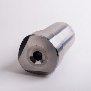 Kaltschmiedestempel aus Hartmetall mit unregelmäßiger Kopfform und sechs Segmenten