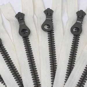 Kunststoff-Reißverschluss Geschlossenes Ende Mode RIRI Zähne Lackierter Auto-Lock-Schieber mit Schlüssellochzug 9