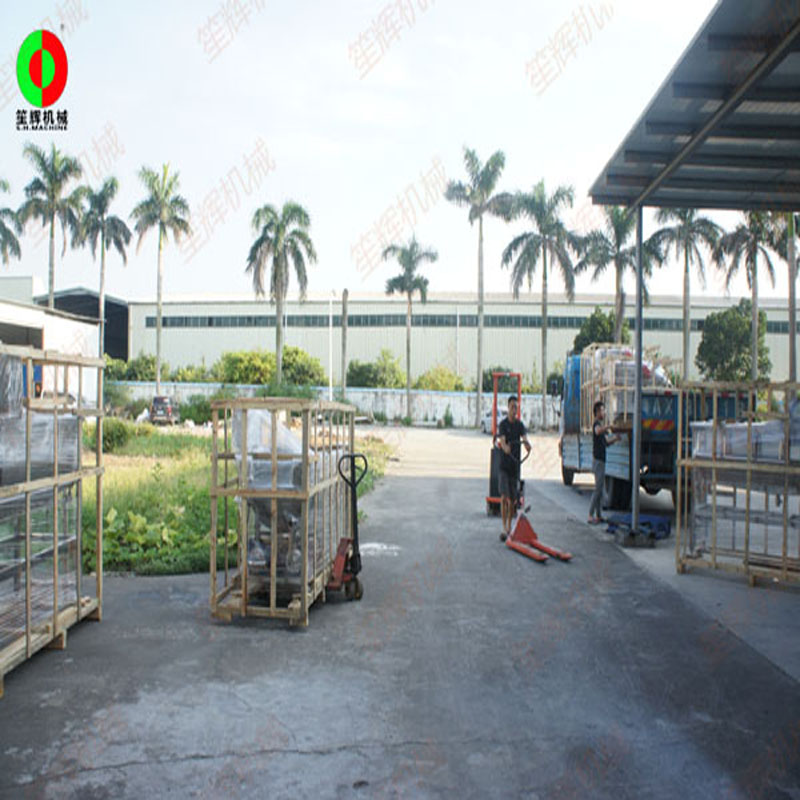 Shandong Wang bestellte drei Sätze Wirbelwaschmaschinen zum Versenden