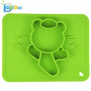 Benutzerdefiniertes Logo Einteilige Silikon-Baby-Tischset-Kinderfütterungsplatte mit Saugnapf für die meisten Hochstuhlschalen
