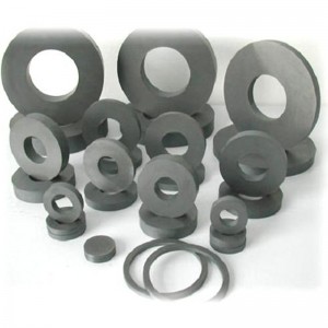 Ferritmagnete in verschiedenen Ausführungen