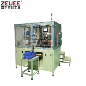 Automatische Gewindeschneidmaschine für Fenster- und Türbeschläge aus Metall