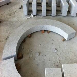 Randsteinstein der Granitbogen-Kandare