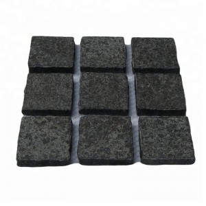 Schwarzer Naturbasaltpflasterstein