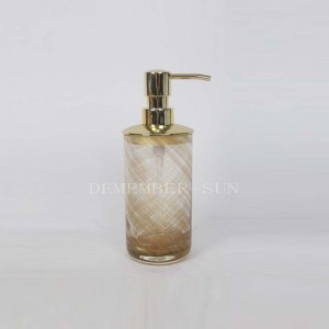 Badezimmerzubehör aus Glas mit Metallpumpe