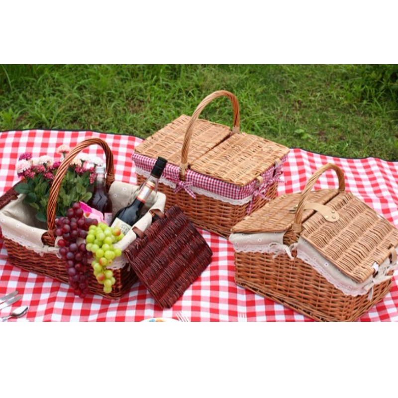 Picknickkorb der Weide
