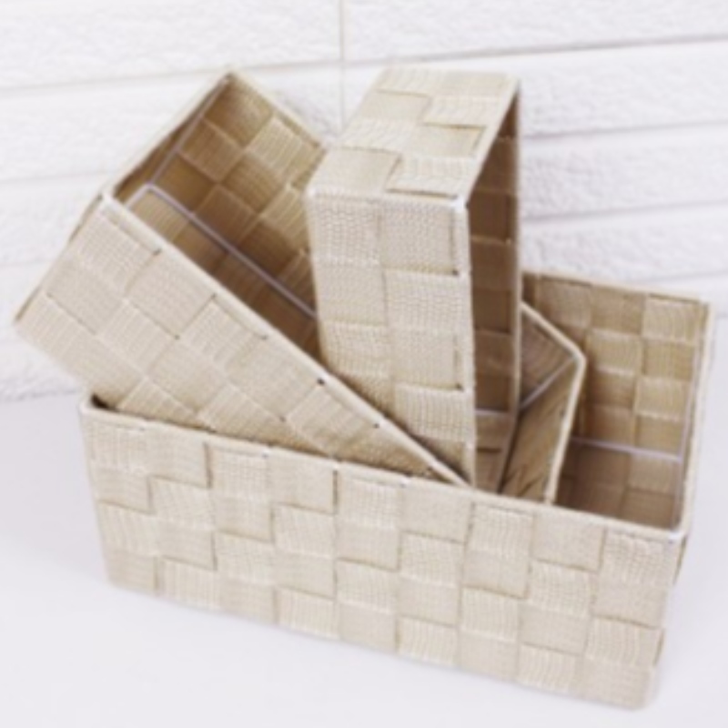 Handgefertigter Korb aus gewebtem Polypropylen