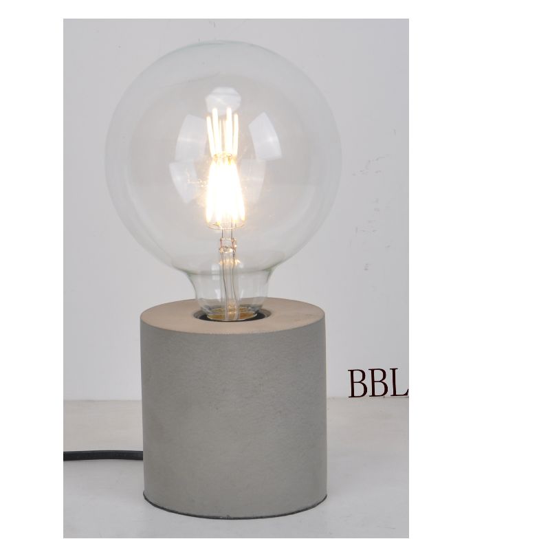 Tischleuchte mit Säulenbetonsockel