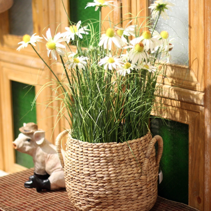 Strohgewebter Aufbewahrungskorb