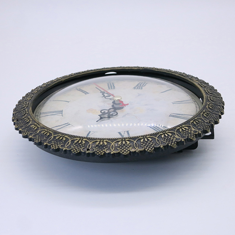 Antike Uhr mit 150mm Durchmesser Schaukelwand