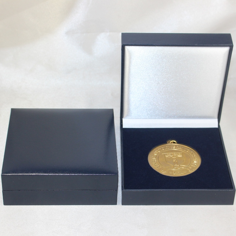 Artikel V-22 quadratisches Kunstleder Papierbox für 90 * 90mm Münze, Abzeichen, Medaille usw. mm.128 * 128 * 50, Gewicht ca. 191g