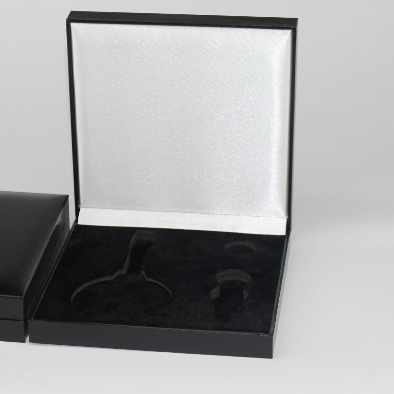 Artikel V-23 quadratische PU Lederbox für 120*120mm mutiple Münzen, Medaillen und Abzeichen, etc. mm.160*160*38, Gewichte ca. 280g