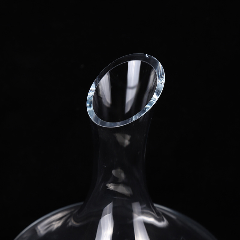 2020 Neue Weinkaraffe Transparentes Glas Einfach gekippte Weinkaraffe ohne Griff kann für den Großhandel angepasst werden