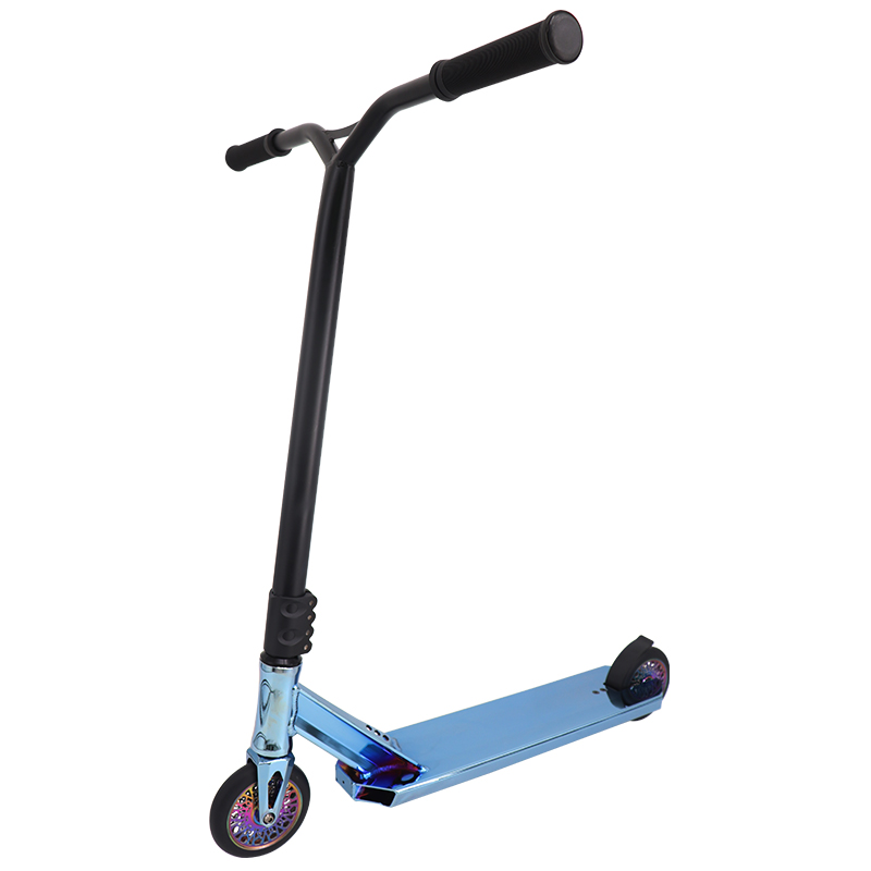 neuer Pro Scooter