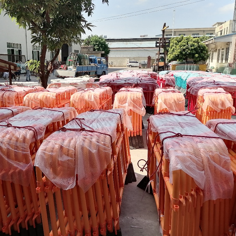 Fußgängersperre für Konzerte, Sportveranstaltungen und Paraden Kunststoffbarriere PVC-Parkplatzsperre Fahrzeug-Straßensperre