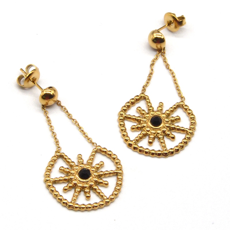 Weibliche Modelle aus Edelstahlgold mit Blumenanhängern, Ohrsteckerdesign, charmante Arbeit für junge Frauen. China Ruifanbao Schmuckfabrik