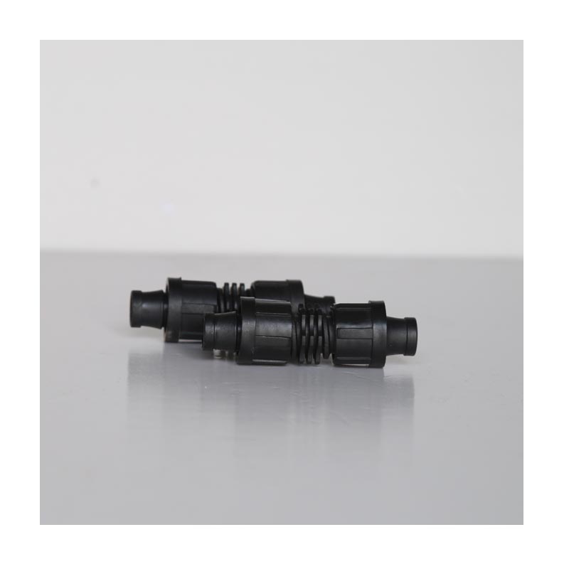 Eingebauter Anschluss für PE-Tropfrohr