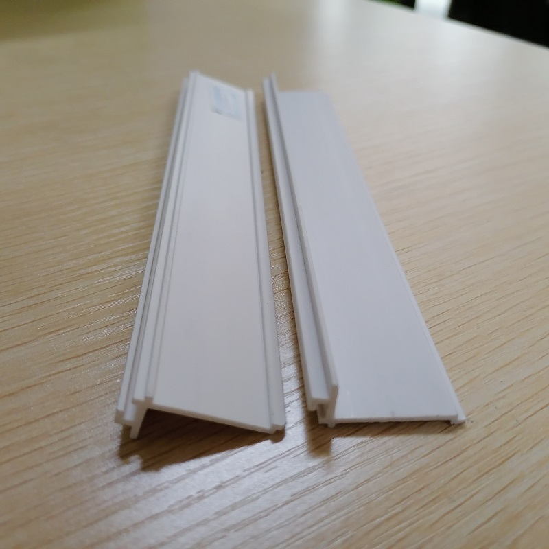 China Hersteller für PVC l Kanalprofil PVC-Streifen PVC l Formprofil für die Gebäudedekoration