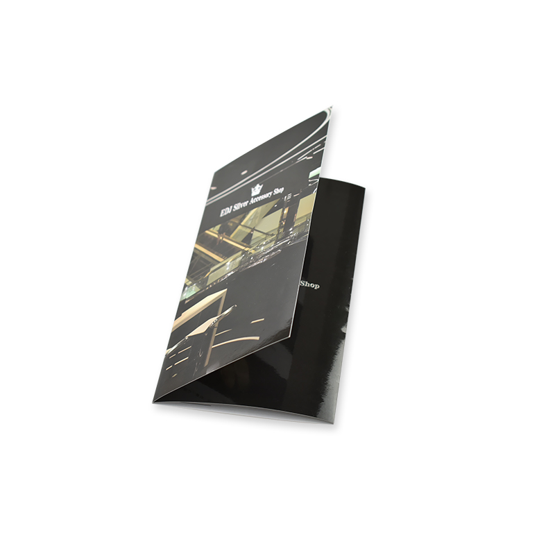 Dreifach gefalteter Flyer