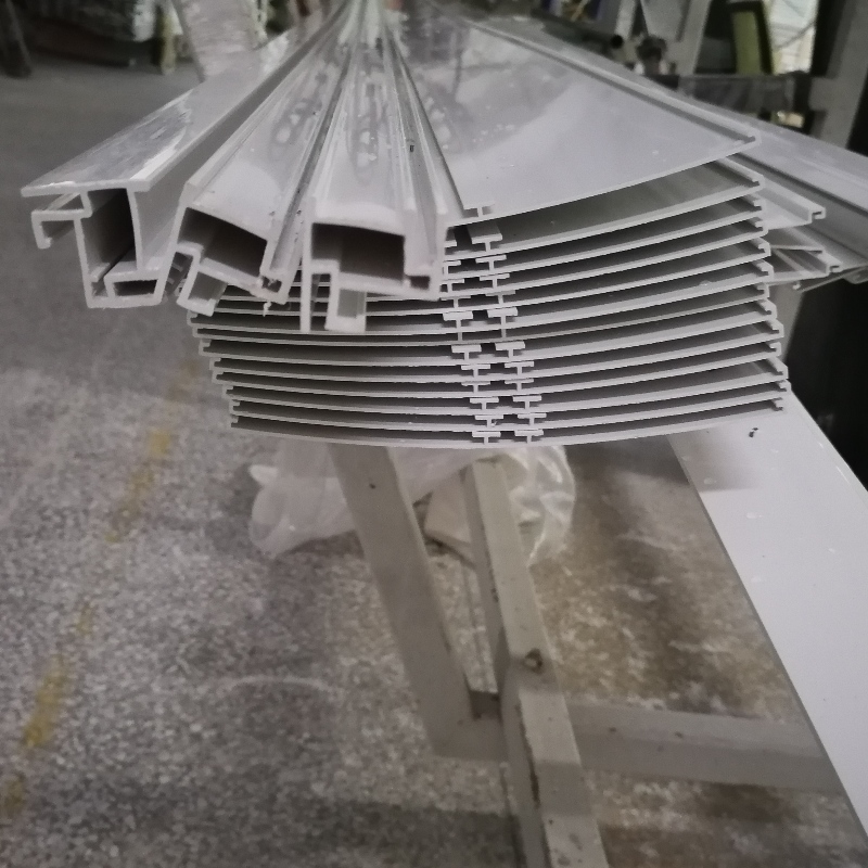 Warum werden kundenspezifische oder Standard-PVC-Rohre in einer Vielzahl von Branchen häufig eingesetzt?