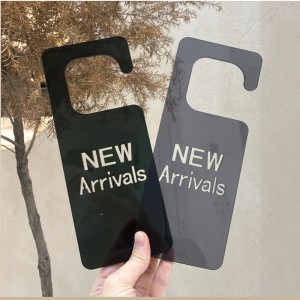 TMJ PP-539 Maßgeschneiderte Acryl-Display-Marke leichte Luxusbekleidung Store Dekoration Preis Tag Kreative Plakat-Display-Stand