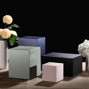 Black Metal Urnen für Menschen