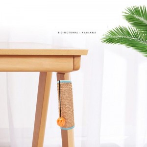 Tisch und Stuhl können mit Katzen-Kratzkissen fixiert werden