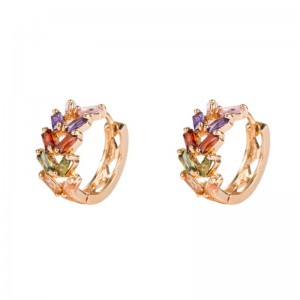 Europäische und amerikanische Mode Persönlichkeit Blatt Messing Micro-Inline Zirkon Ohrringe Weibliche Koreanische Temperament Ohrringe Metall kalt Windohrringe