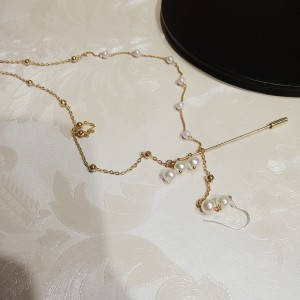 Brosche verbundene Ohrringe