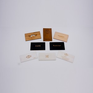 Hölzerne Visitenkarte