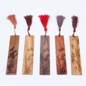 Hölzernes Lesezeichen