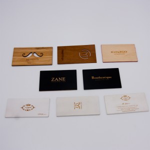 Hölzerne Chipkarte.