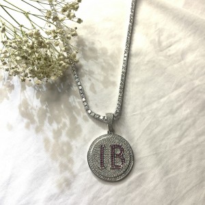 Modischer runder Buchstabe gravierter Diamantanhänger mit Kette