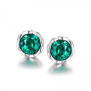 Die koreanische Version der einfachen runden Ohrringe