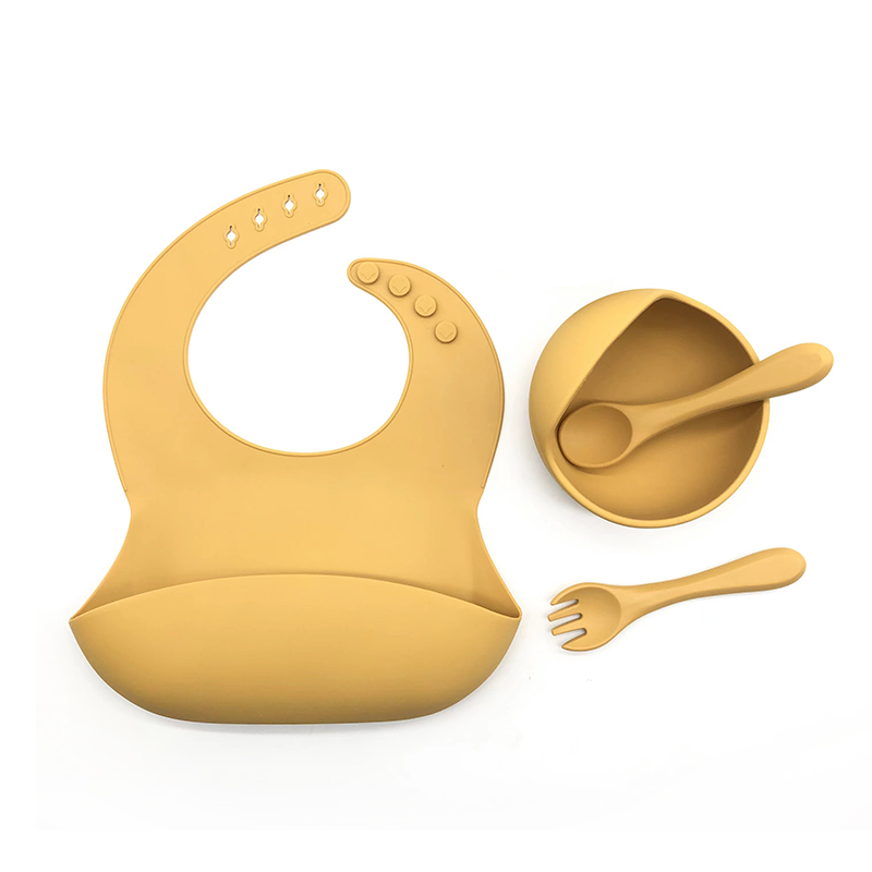 Silikon-Baby-Fütterungsset, sauggeteilte Plattenschüssel, Silikon-Lätzchen, Trinkbecher, Löffel