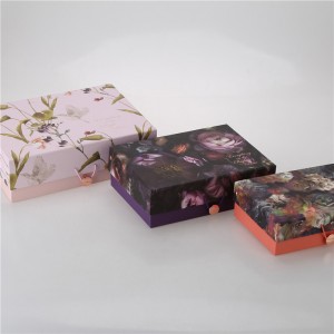 Zarte vergoldete Knopf mit elastischer Knopf-Geschenkbox