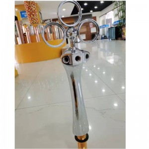 Entwurf von Bierturm mit einem Hahn oder drei Tippen