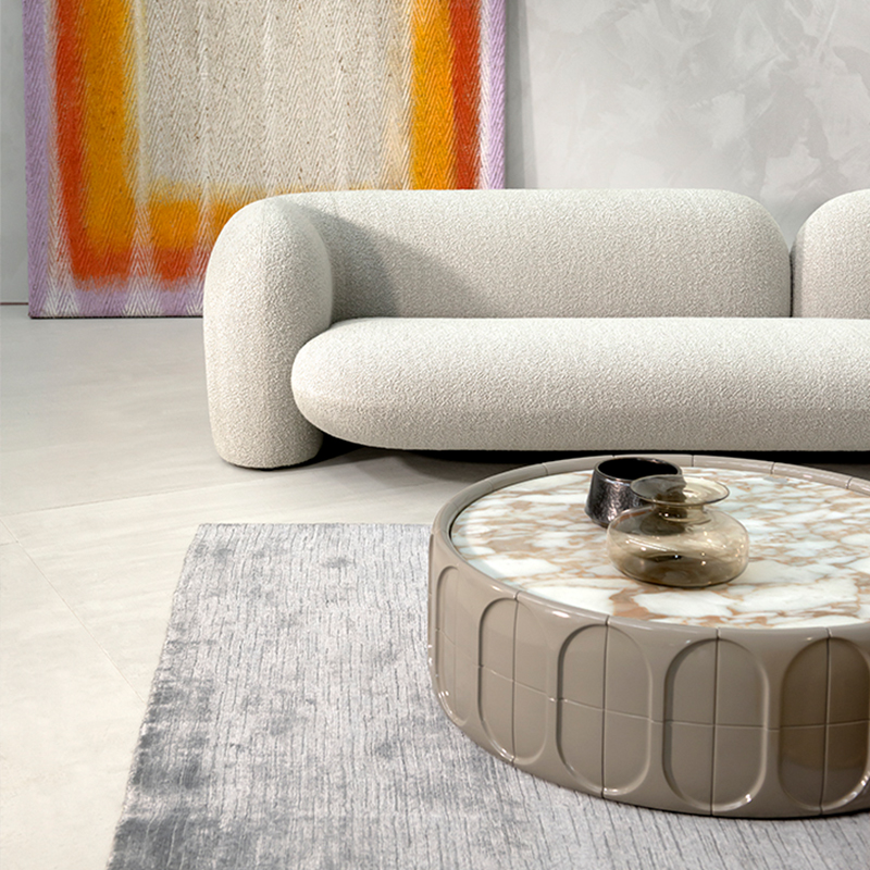 Moderne minimalistische graue Fiberglas-Basis große rundenatürliche Marmor-Top-Couchtische Wohnzimmermöbel