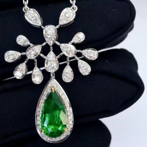 Neues Design Private Custom 18K Gold mit 2.00ct Emerald Halskette mit Gildeninspektionszertifikat