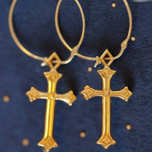 18K Gold Cross Mode -Ohrringe für Frauen