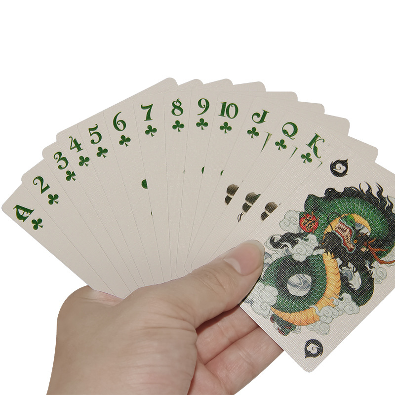 Flower Cut Card Custom Hersteller Magic Show Spielkarte Deutsch schwarzes Kernpapier Open Fan Fan Flower Cut geprägte Spielkarte