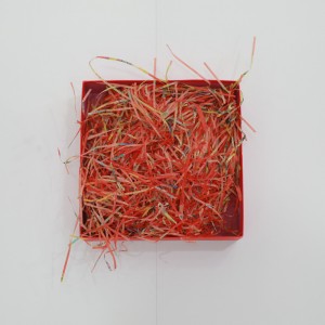 Großhandel hochwertige dekorative Raftes zerkleinerte Kastenfüllung Crinkle Shredded Paper für Geschenkbox Fülle Kraftpackung Crinkle Paper Shred