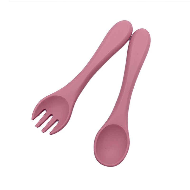 Kann ich Silikon -Babylöffel kochen?