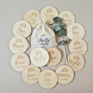 Holzartefakt schwangerer Babymonat Meilensteinkarte Holz monatlich Gedenkkarte Wachstumskarte